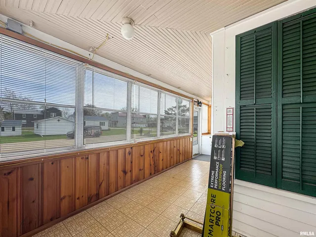 $180,000 | 370 West Carter Street, Fairview, IL 61432