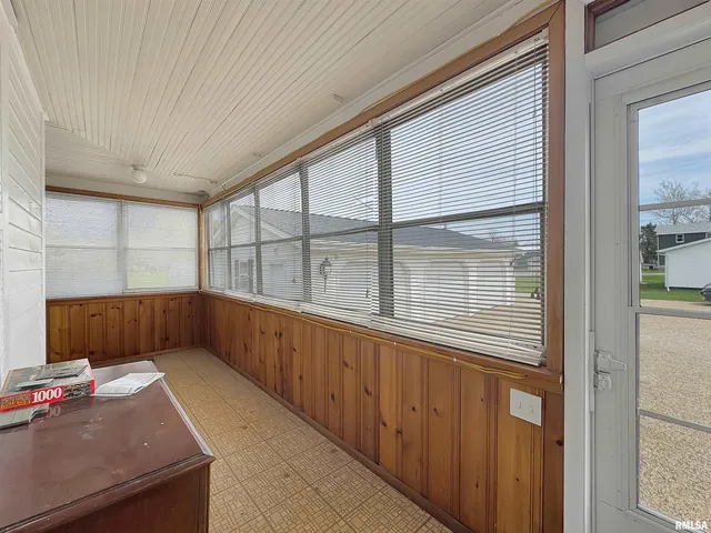 $180,000 | 370 West Carter Street, Fairview, IL 61432