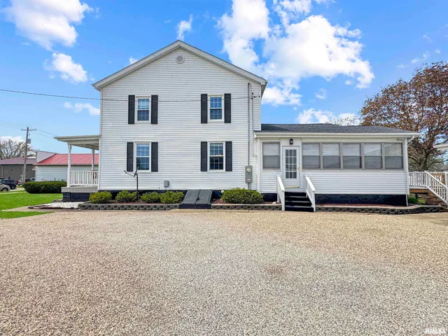 $180,000 | 370 West Carter Street, Fairview, IL 61432