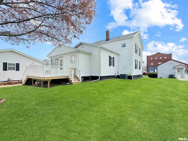 $180,000 | 370 West Carter Street, Fairview, IL 61432