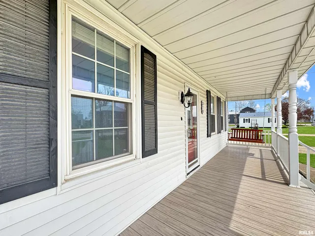 $180,000 | 370 West Carter Street, Fairview, IL 61432