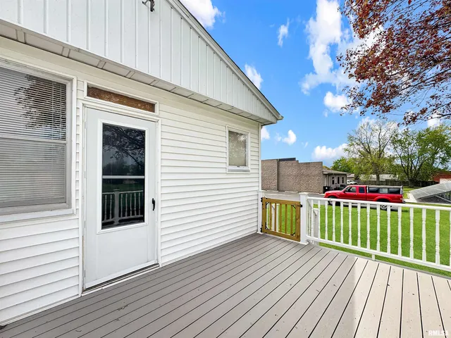 $180,000 | 370 West Carter Street, Fairview, IL 61432