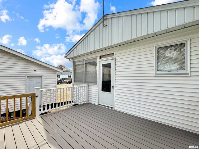 $180,000 | 370 West Carter Street, Fairview, IL 61432