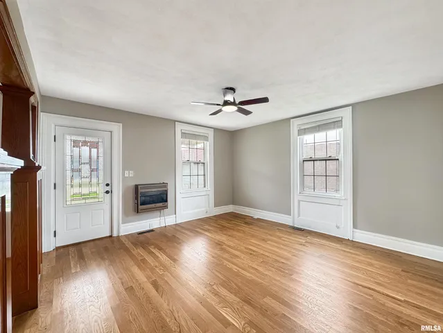 $180,000 | 370 West Carter Street, Fairview, IL 61432