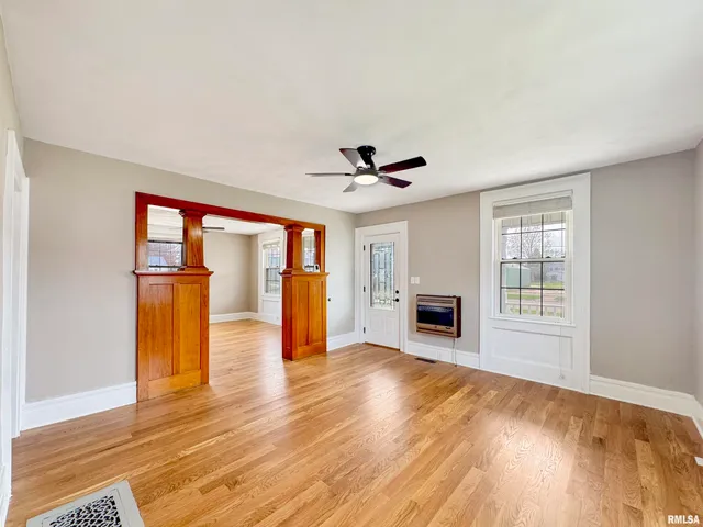 $180,000 | 370 West Carter Street, Fairview, IL 61432