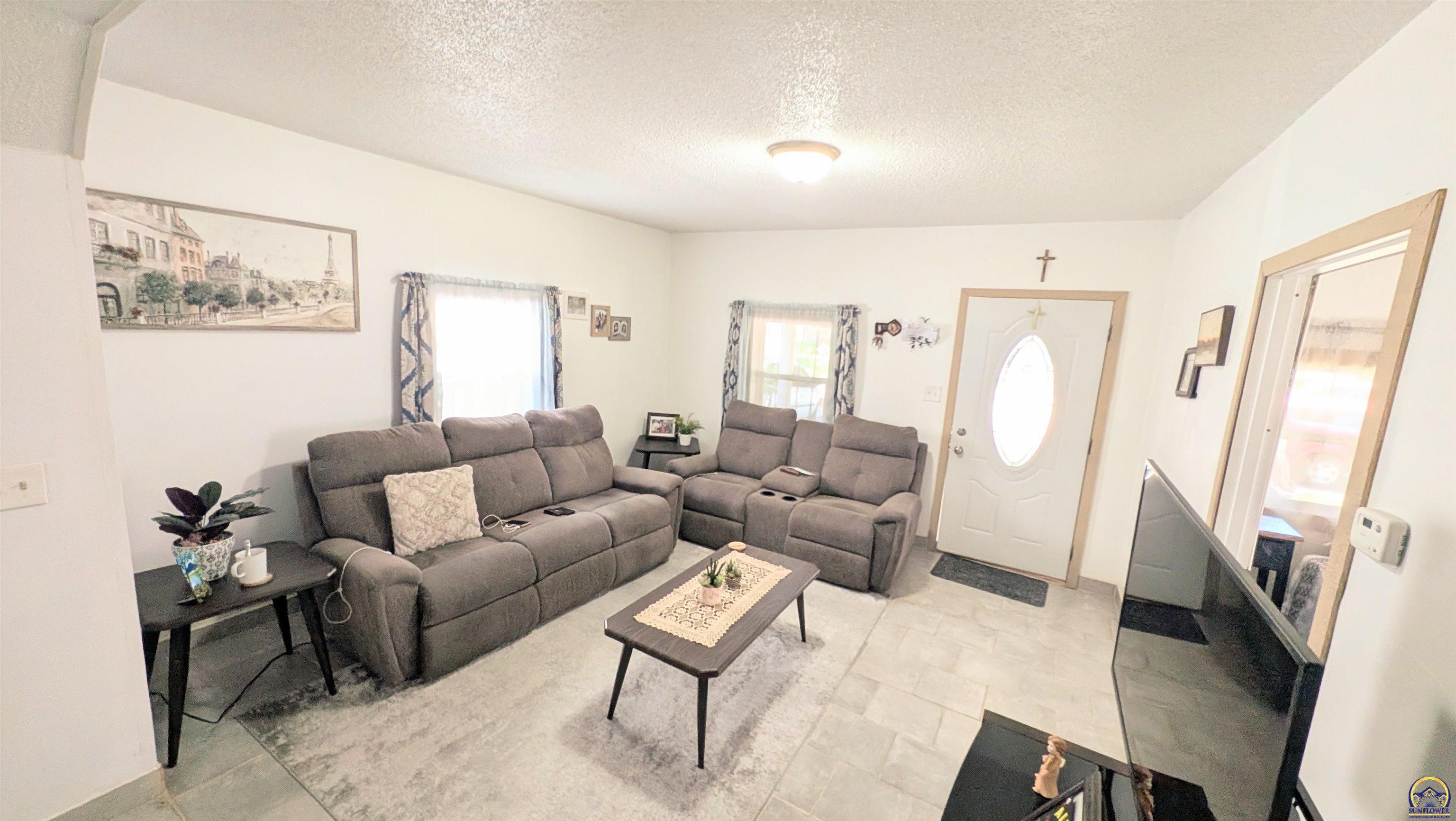 217 South Merchant Street Emporia, KS 66801 - Photo 4 of 12