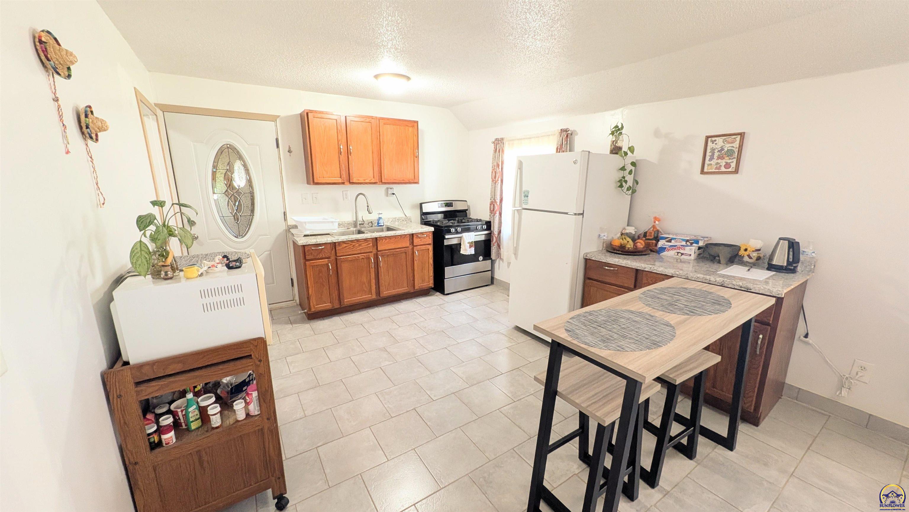 217 South Merchant Street Emporia, KS 66801 - Photo 8 of 12