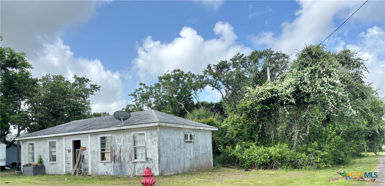 209 7th Street Port O'Connor, TX 77982 - Photo 9 of 11
