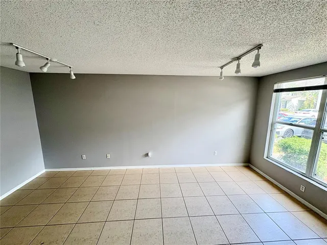 $1,650 | 6512 Osprey Lake Circle, Riverview, FL 33578