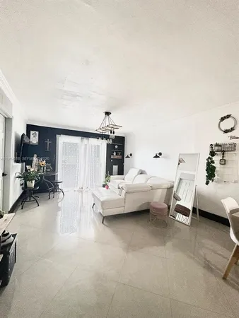$259,000 | 6175 West 20th Avenue, Unit 309, Hialeah, FL 33012