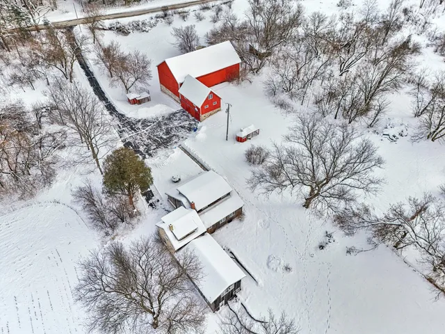 $650,000 | 6273 Pleasant Hill Drive, Trenton, WI 53095