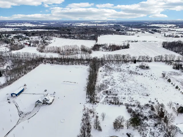 $650,000 | 6273 Pleasant Hill Drive, Trenton, WI 53095