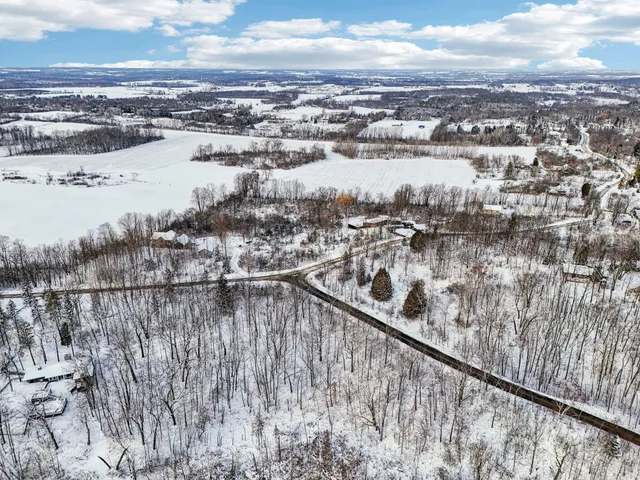 $650,000 | 6273 Pleasant Hill Drive, Trenton, WI 53095