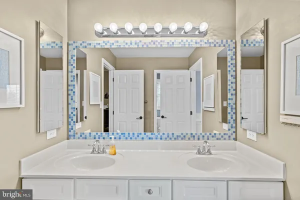 $1,250,000 | 25775 Tullow Place, Chantilly, VA 20152