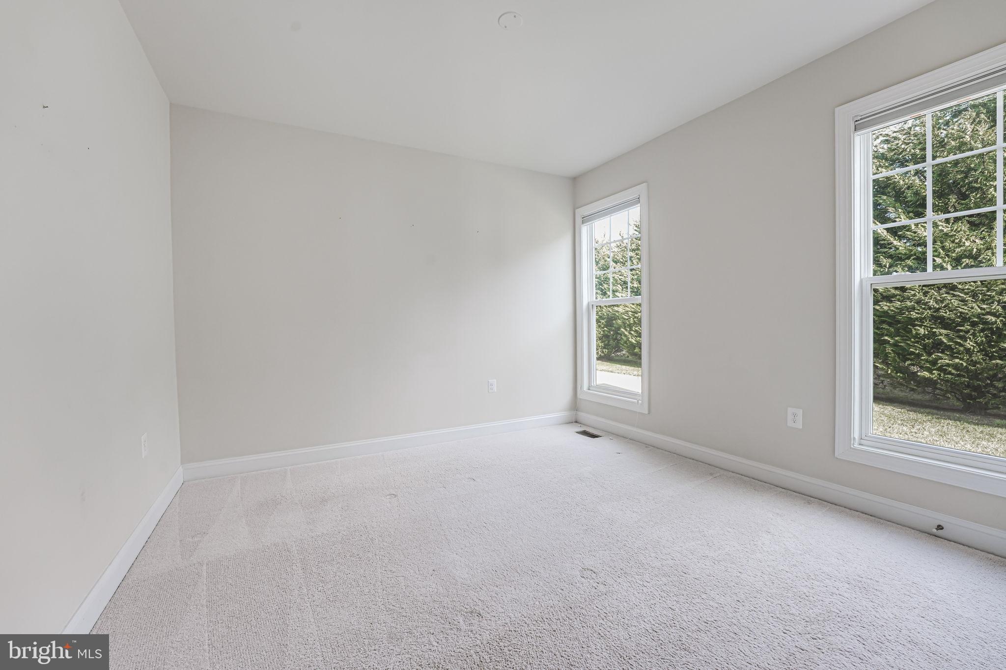 11708 Eagle Ridge Drive Spotsylvania, VA 22551 - Photo 26 of 75 an empty room with windows