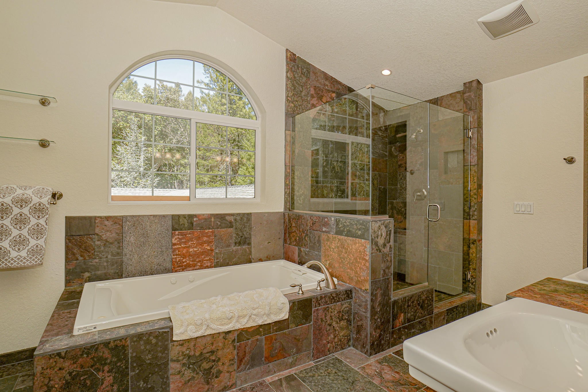 485 Round Prairie Road Wilderville, OR 97543 - Photo 18 of 49 18