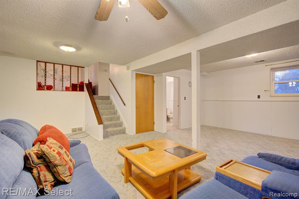 1424 South Graham Road Flint, MI 48532 - Photo 29 of 32