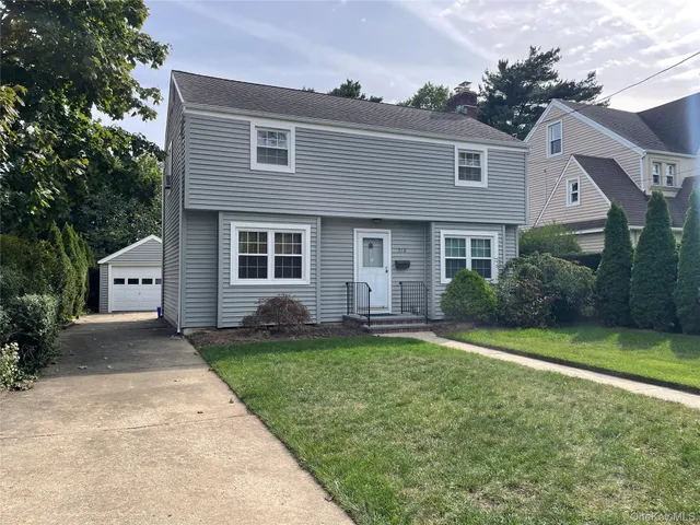 $629,000 | 712 Demott Avenue, Baldwin, NY 11510