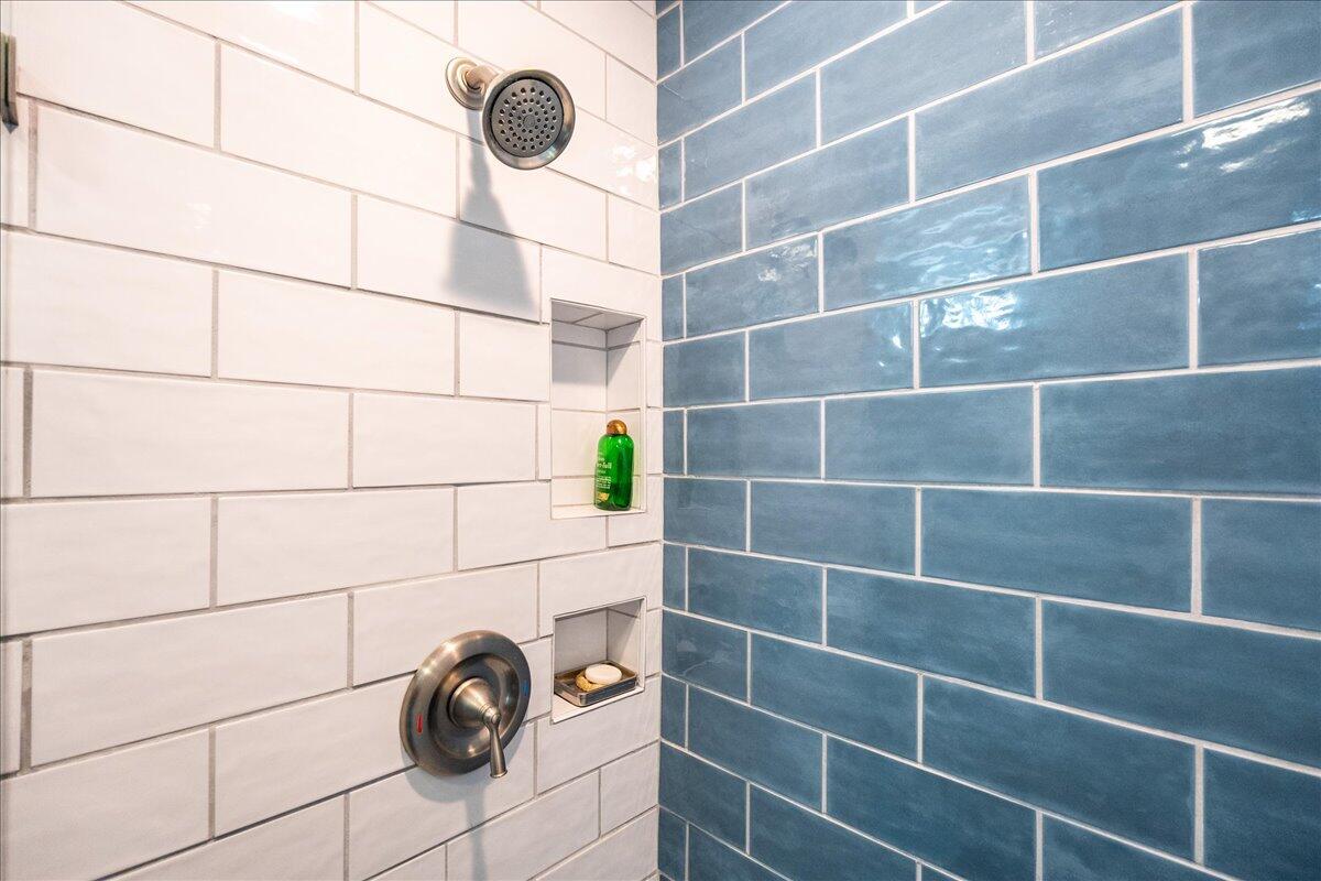 2653 Northwest S Shore Road Stuart, FL 34994 - Photo 30 of 81 Primary Bath