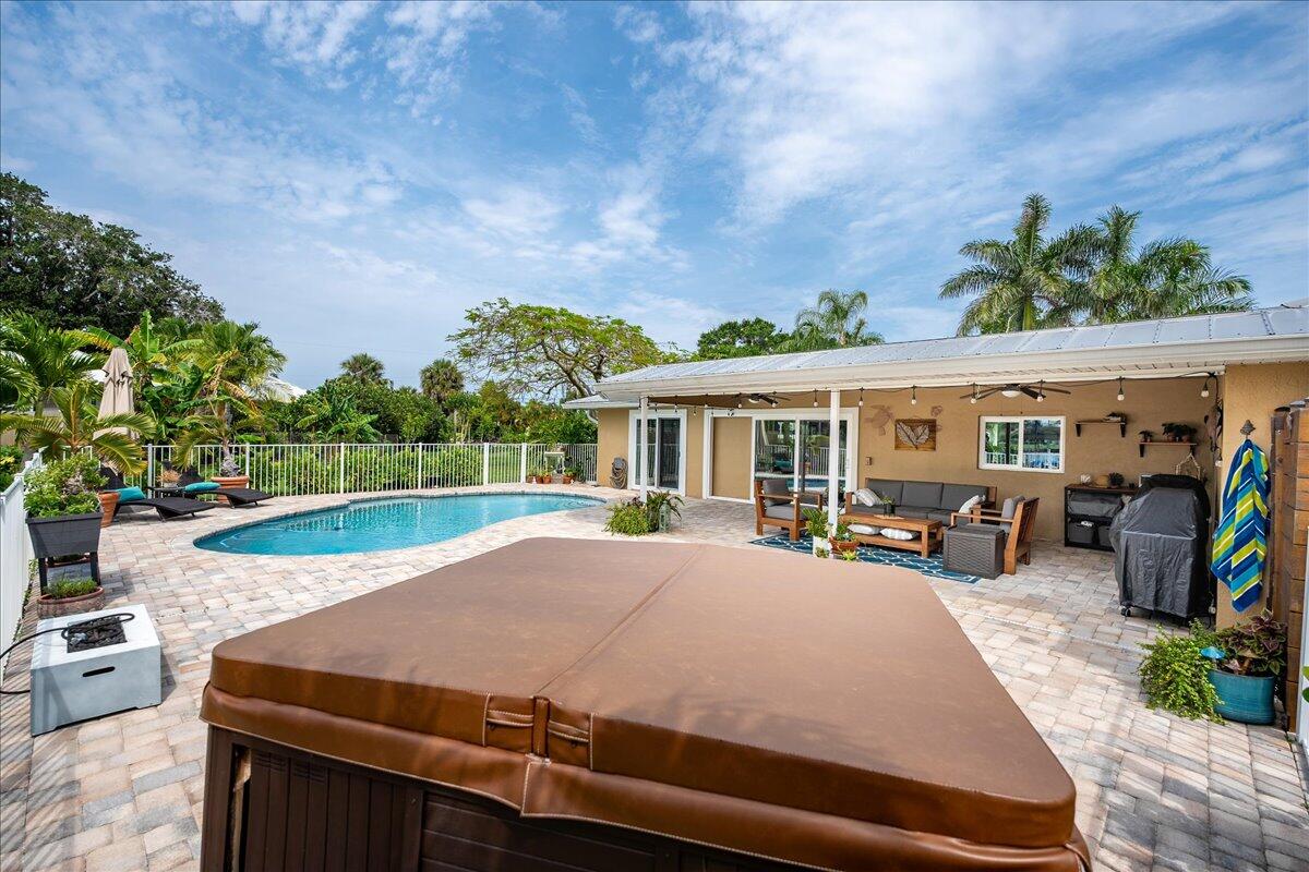 2653 Northwest S Shore Road Stuart, FL 34994 - Photo 43 of 81 Hot Tub