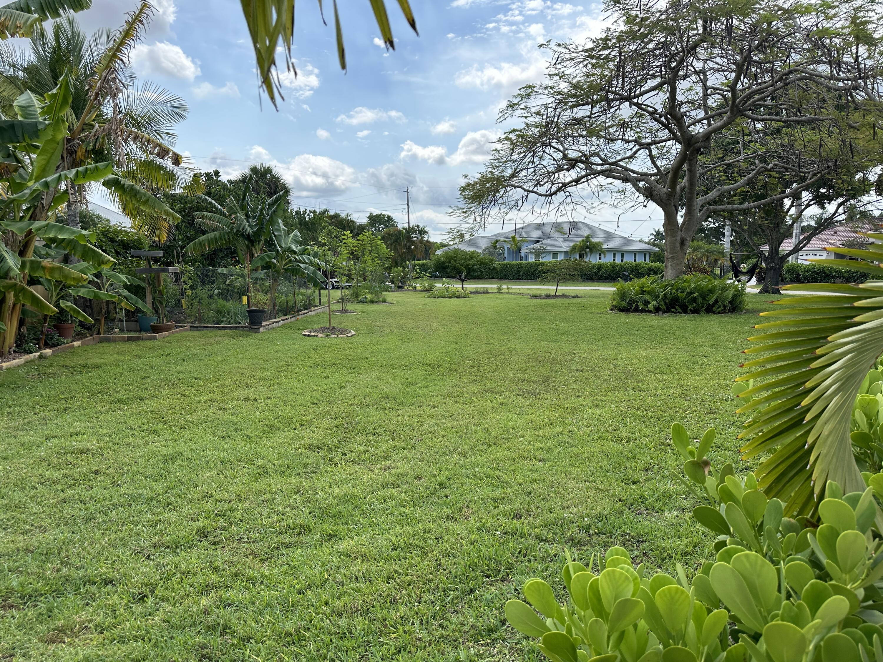 2653 Northwest S Shore Road Stuart, FL 34994 - Photo 56 of 81 Side yard