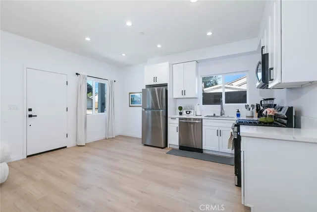 $3,600 | 278 North 11th Avenue, Upland, CA 91786