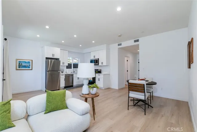 $3,600 | 278 North 11th Avenue, Upland, CA 91786