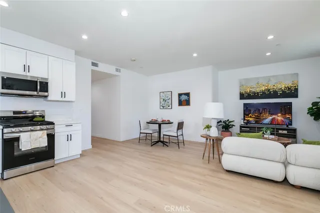 $3,600 | 278 North 11th Avenue, Upland, CA 91786