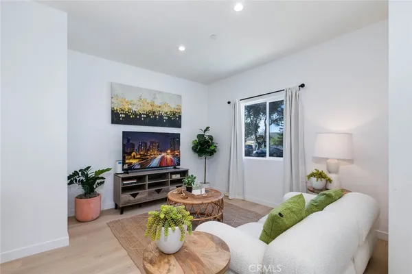 $3,600 | 278 North 11th Avenue, Upland, CA 91786