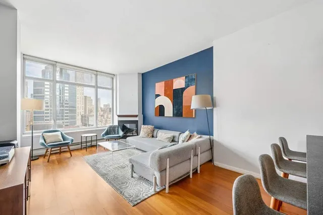 $1,845,000 | 205 East 59th Street, Unit 20B | Lenox Hill