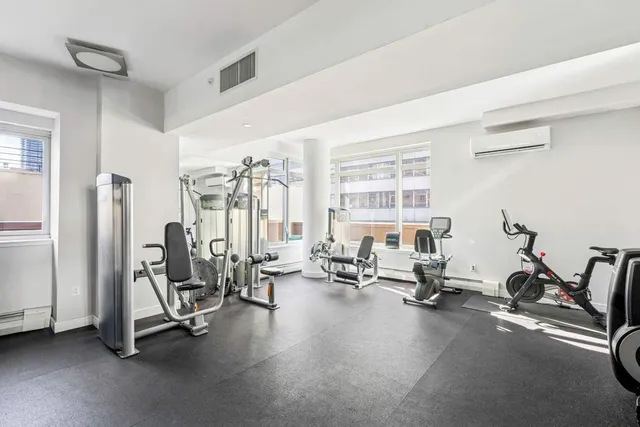 $1,845,000 | 205 East 59th Street, Unit 20B | Lenox Hill