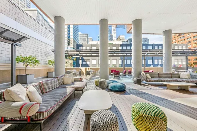 $1,845,000 | 205 East 59th Street, Unit 20B | Lenox Hill