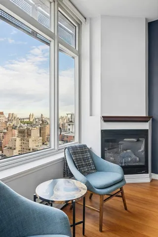 $1,845,000 | 205 East 59th Street, Unit 20B | Lenox Hill