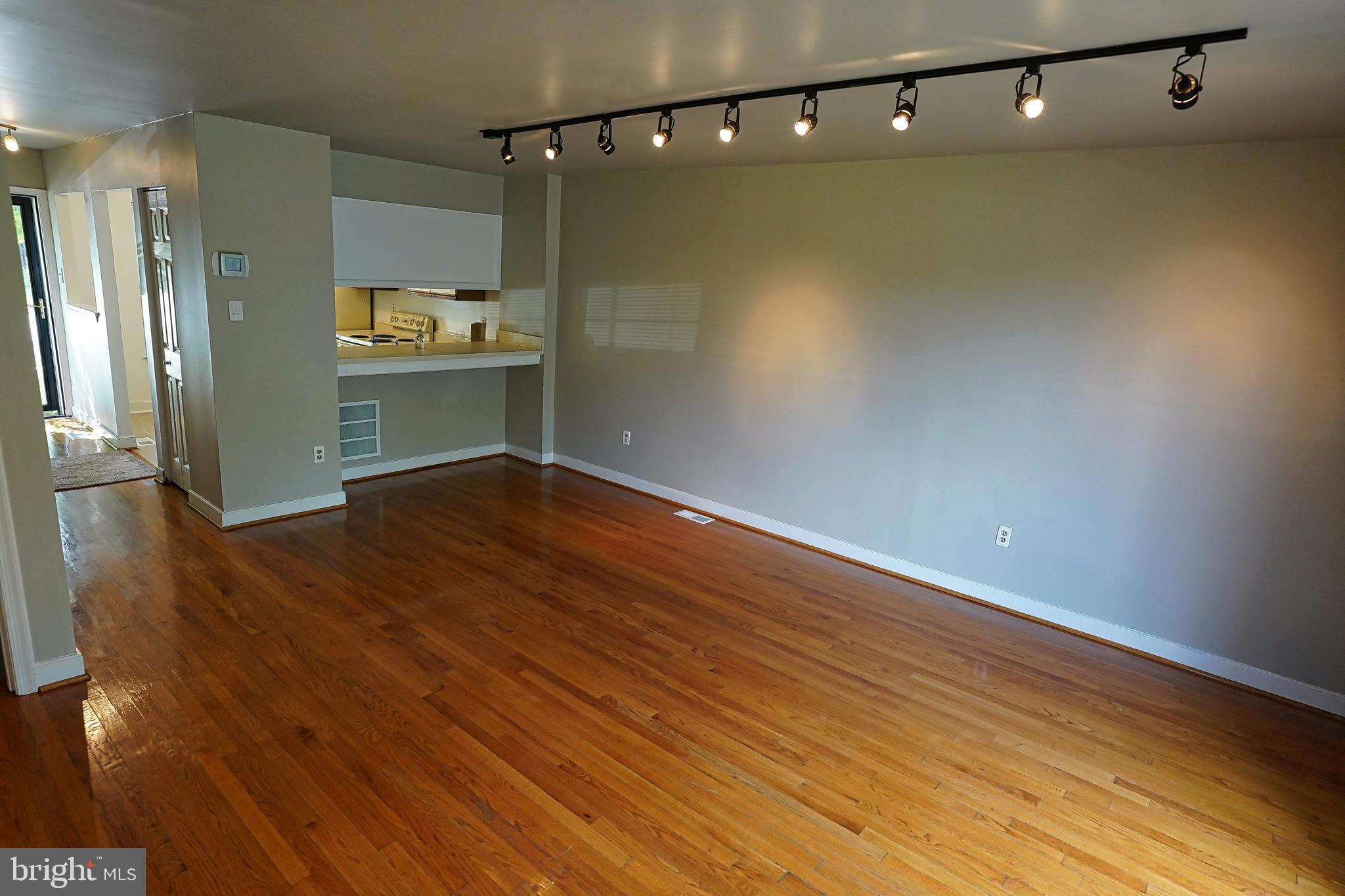 6948 Rockfield Road Baltimore, MD 21244 - Photo 14 of 47