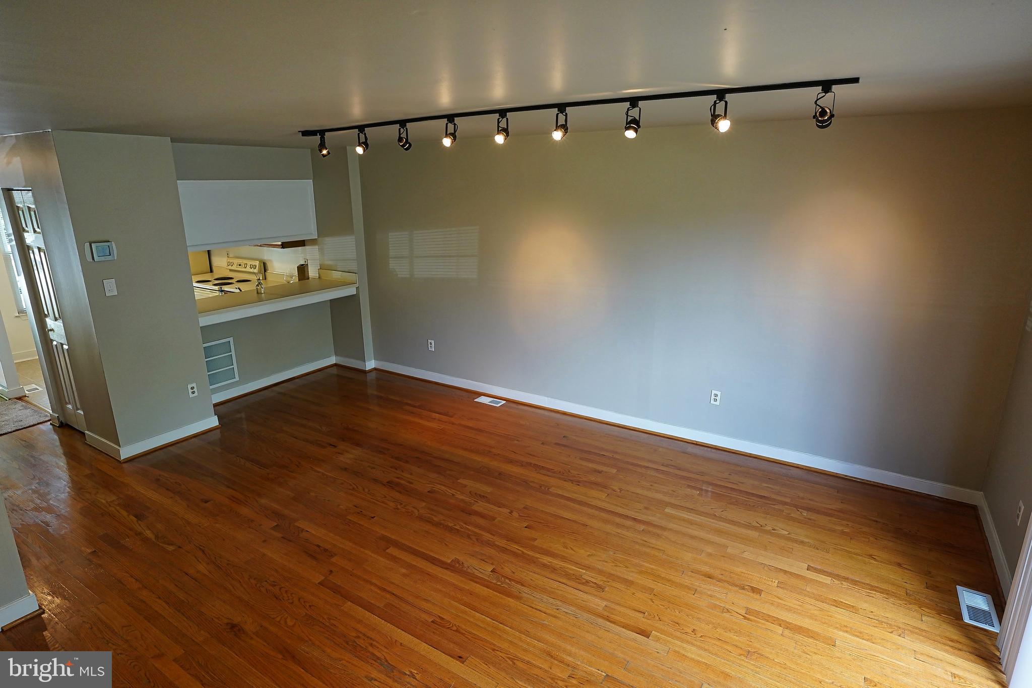 6948 Rockfield Road Baltimore, MD 21244 - Photo 15 of 47