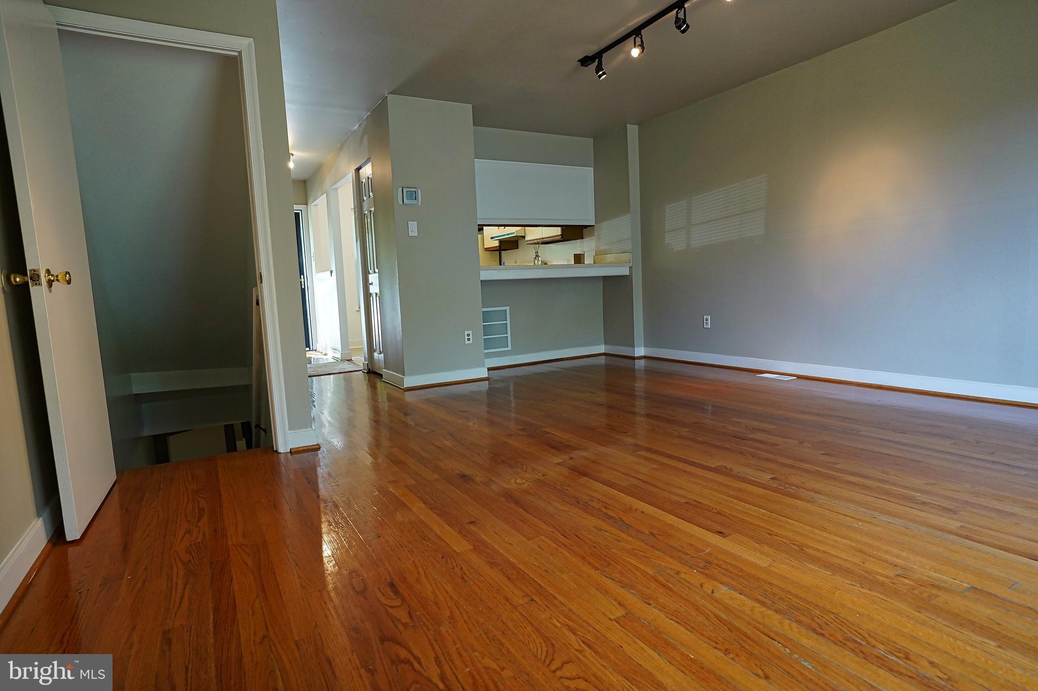 6948 Rockfield Road Baltimore, MD 21244 - Photo 16 of 47