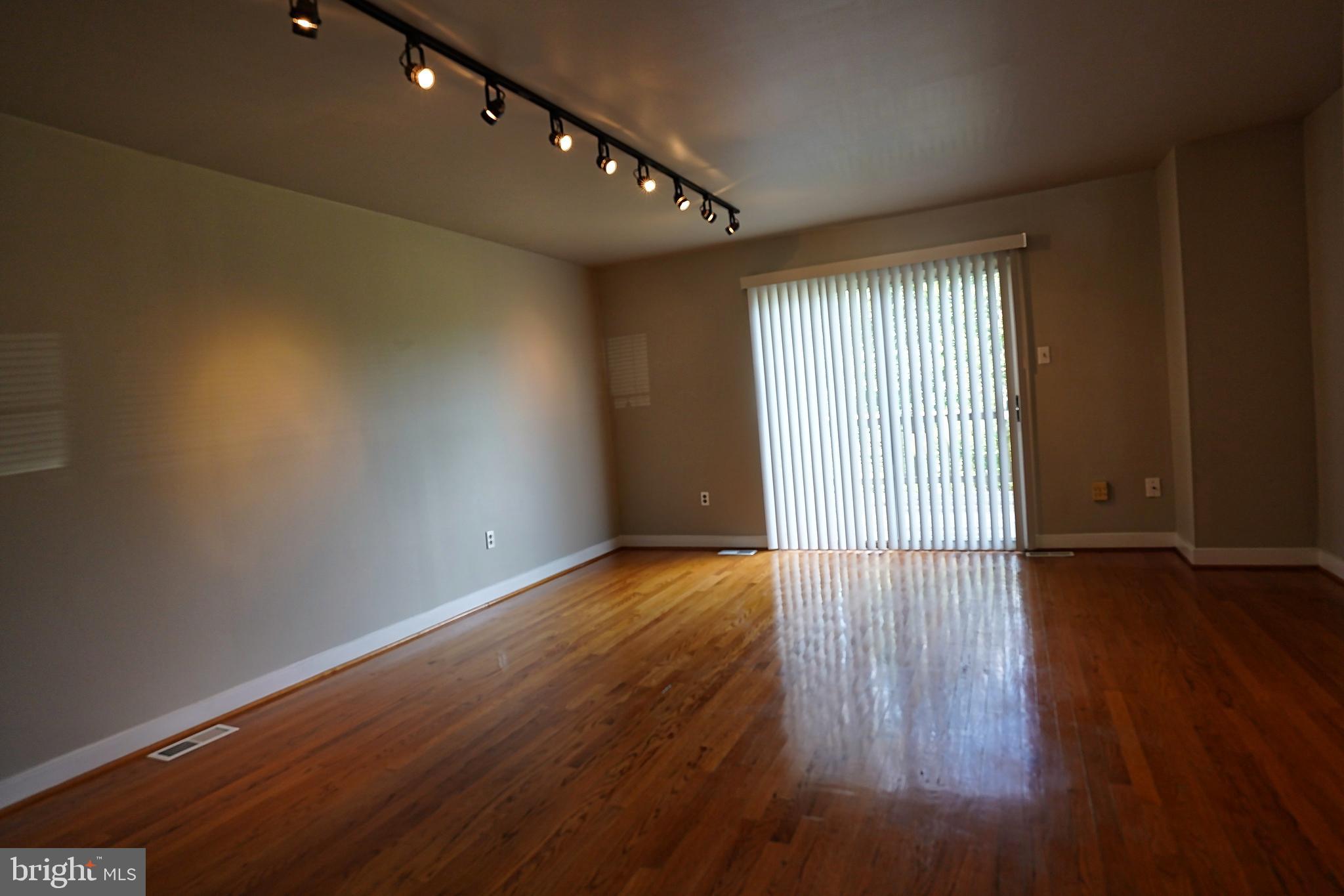 6948 Rockfield Road Baltimore, MD 21244 - Photo 8 of 47