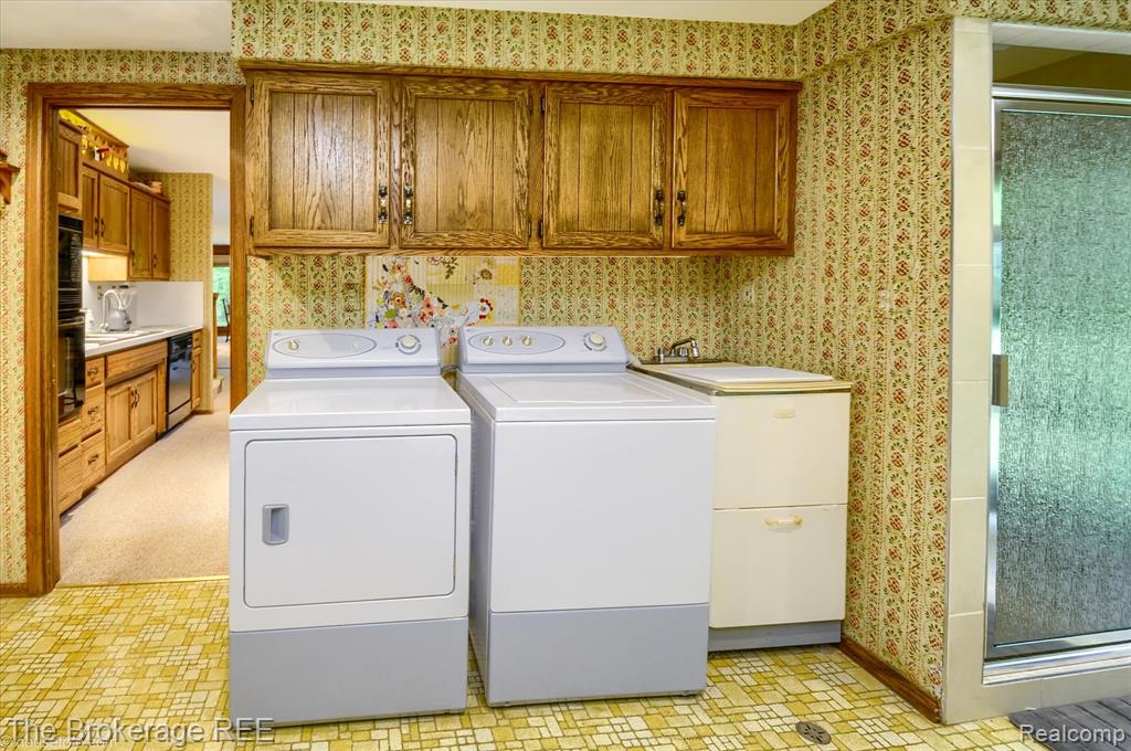 605 Morrish Road Flushing, MI 48433 - Photo 11 of 41