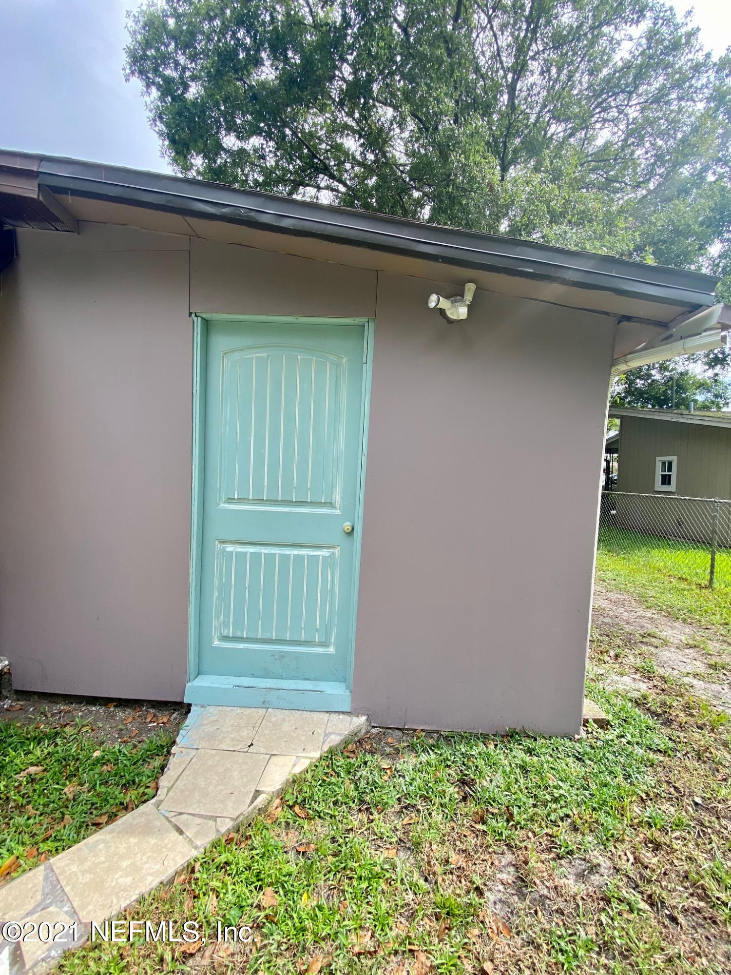 7325 Proxima Road Jacksonville, FL 32210 - Photo 2 of 16 281304cd-3354-476c-aebf-1a9ddd0cf7d8