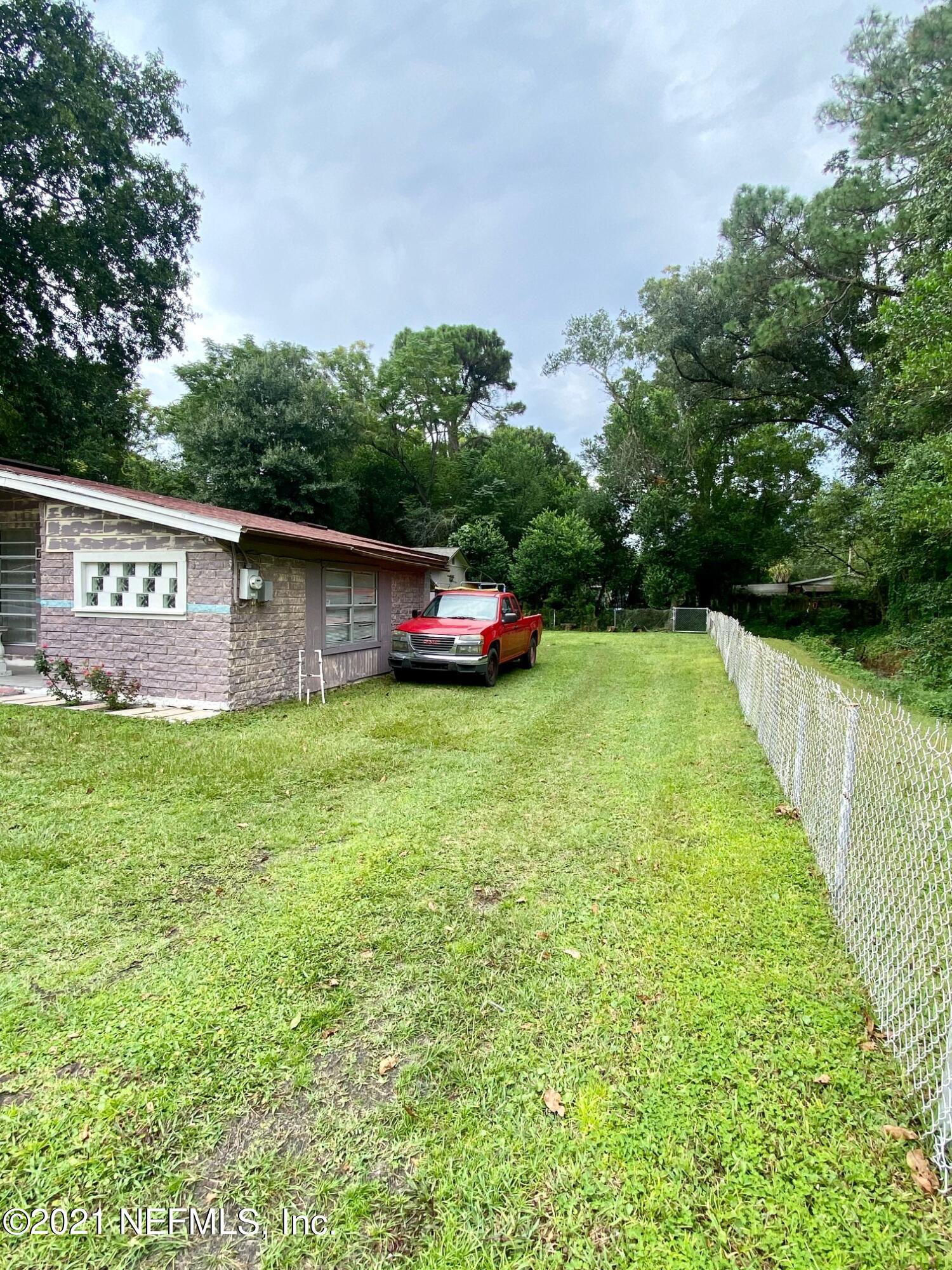 7325 Proxima Road Jacksonville, FL 32210 - Photo 5 of 16 03c232de-19e7-45f0-adea-fe4b8e05a798