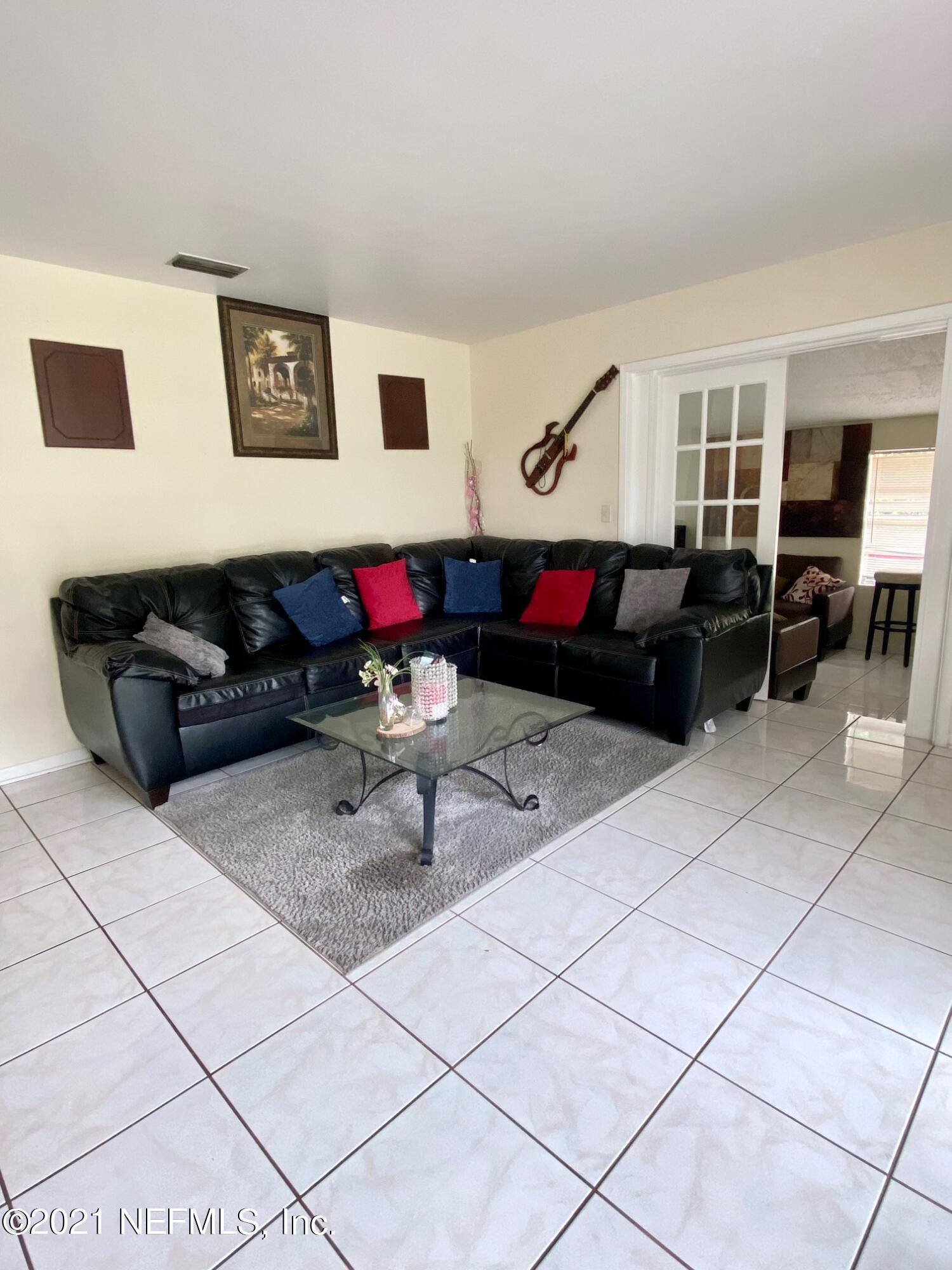 7325 Proxima Road Jacksonville, FL 32210 - Photo 6 of 16 93c71cf9-7991-44b0-aa93-51a3b6f82ddb