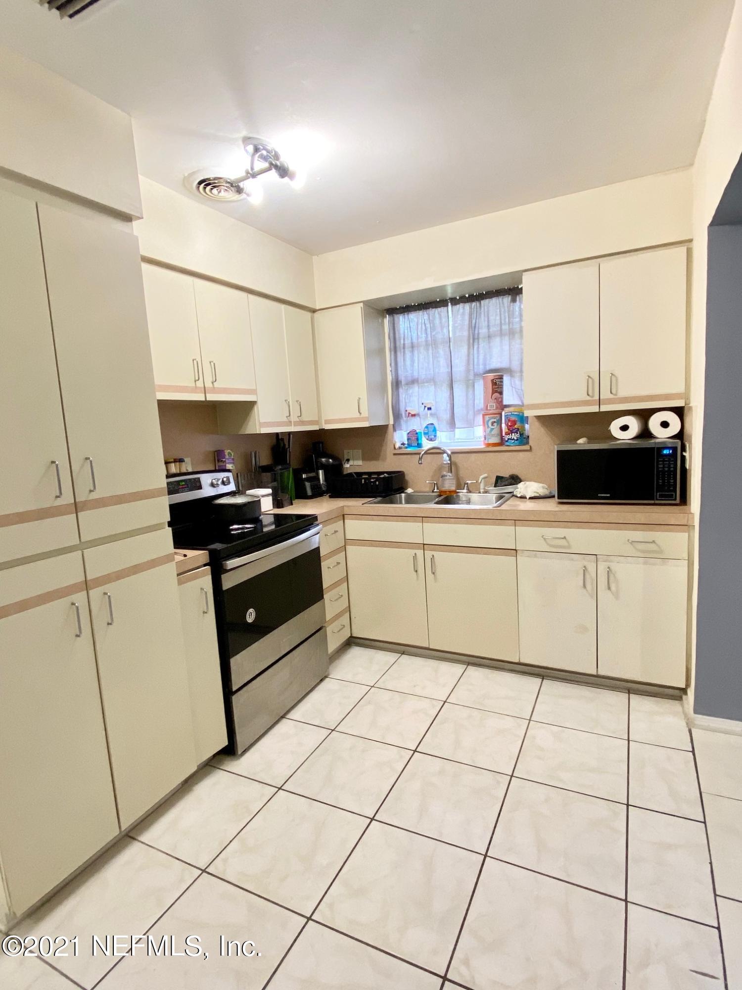 7325 Proxima Road Jacksonville, FL 32210 - Photo 10 of 16 605252f0-f38d-495b-a7b3-27a6f70339ca