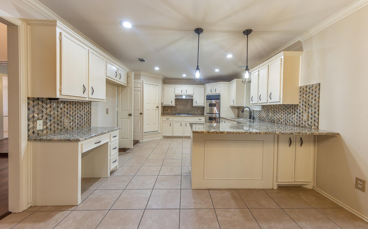 4909 79th Street Lubbock, TX 79424 - Photo 11 of 38 2L9A6096