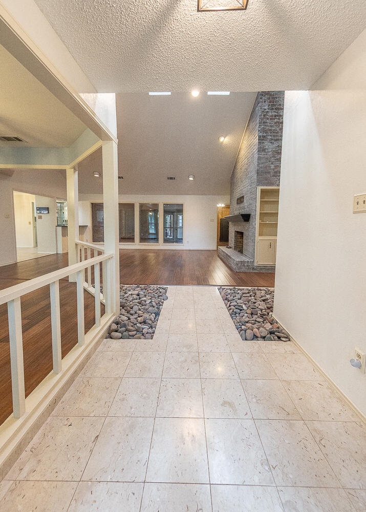 4909 79th Street Lubbock, TX 79424 - Photo 4 of 38 2L9A6042