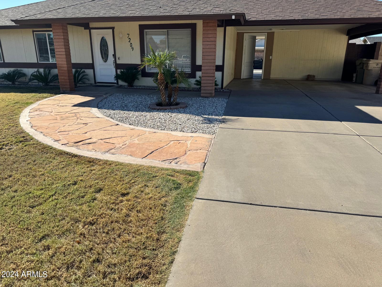 7209 West Luke Avenue Glendale, AZ 85303 - Photo 3 of 19 a view of a living room