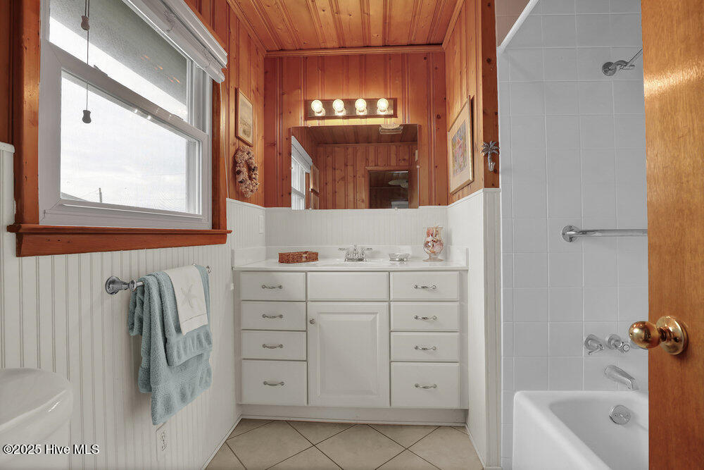 1040 Ocean Boulevard Topsail Beach, NC 28445 - Photo 20 of 42 017_6g8a5808_98