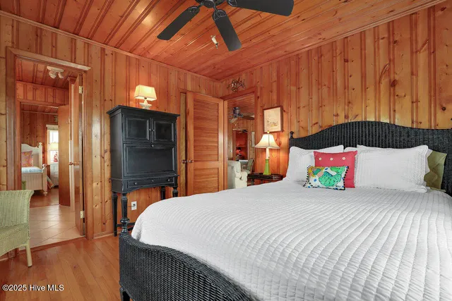 $1,200,000 | 1040 Ocean Boulevard, Topsail Beach, NC 28445