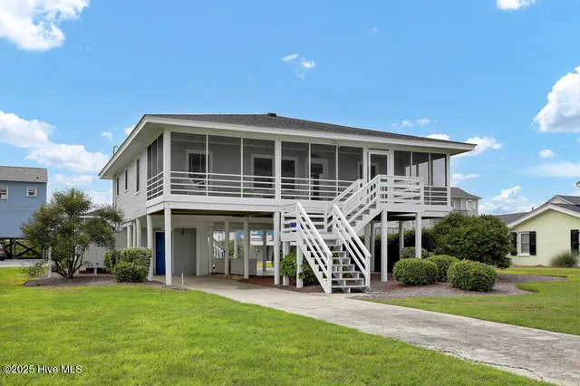 $1,200,000 | 1040 Ocean Boulevard, Topsail Beach, NC 28445