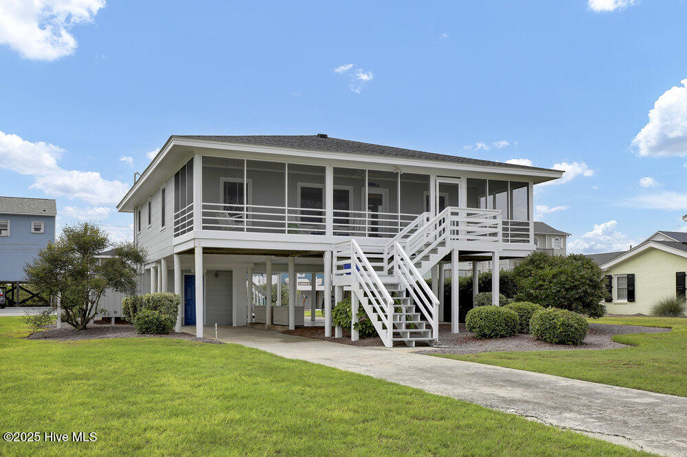 1040 Ocean Boulevard Topsail Beach, NC 28445 - Photo 2 of 42 Primary photo