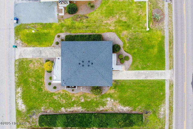 $1,200,000 | 1040 Ocean Boulevard, Topsail Beach, NC 28445